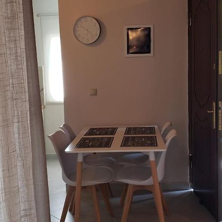 Michalis, 2-Bedroom Apartment In Saranda Luaran gambar