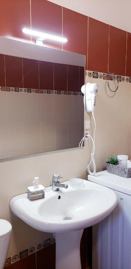 Michalis, 2-Bedroom Apartment In Saranda Luaran gambar