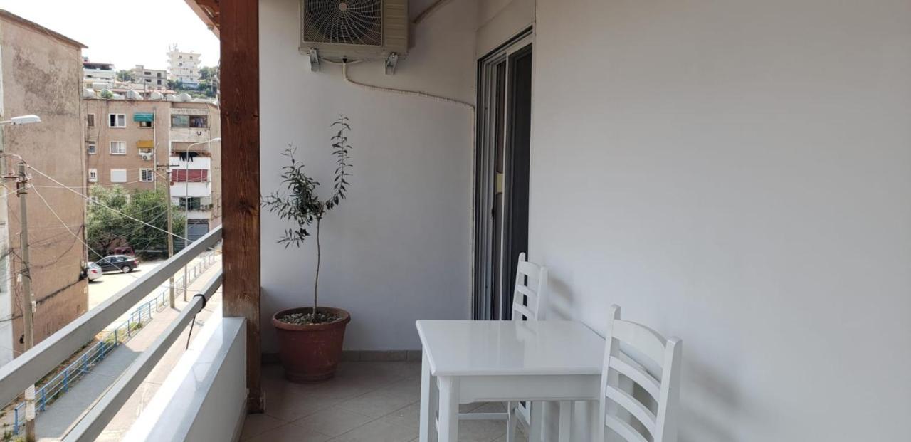 Michalis, 2-Bedroom Apartment In Saranda Luaran gambar